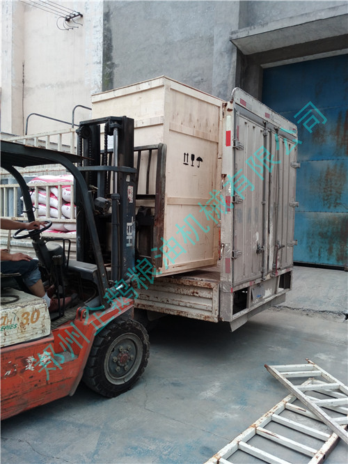 企鵝榨油機廠家印度客戶設(shè)備發(fā)貨(圖2)