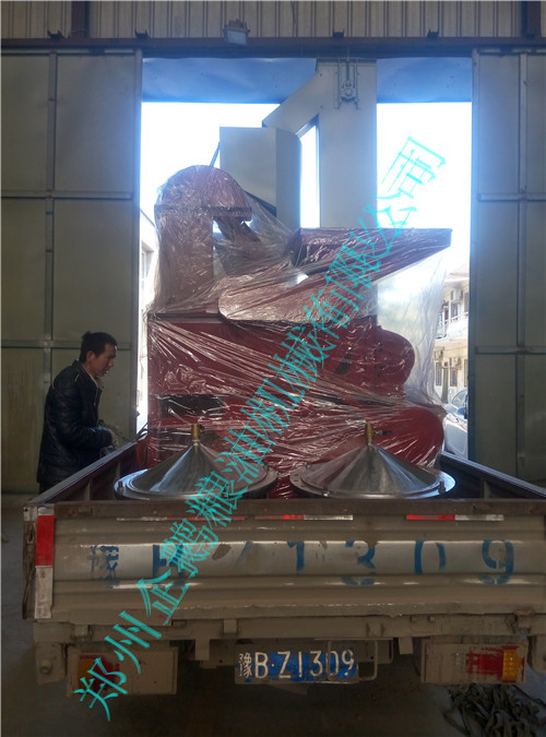 開封客戶預(yù)定的100型螺旋榨油機設(shè)備今發(fā)貨(圖3)